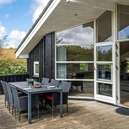Casa vacanze Lovely In With Kitchen Hemmet