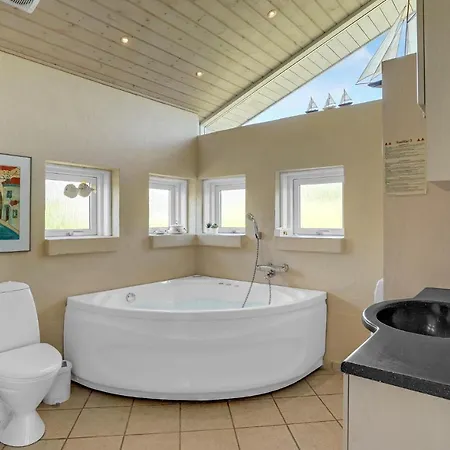 Casa vacanze Lovely In With Kitchen Hemmet