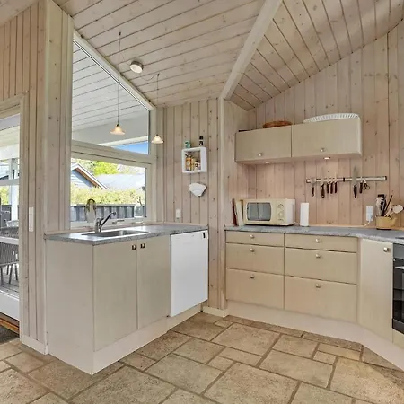 Lovely In With Kitchen
